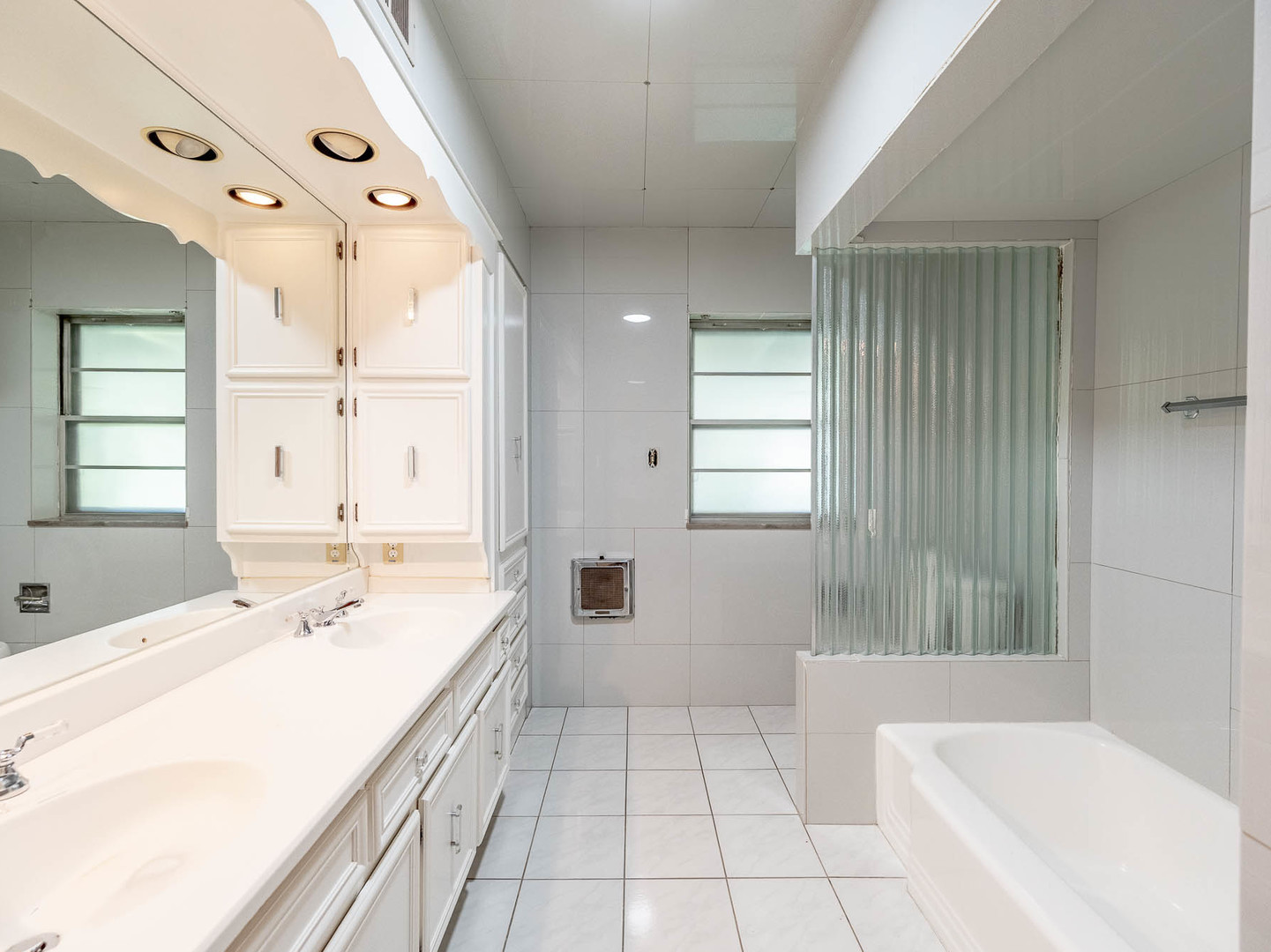 258 W Highland Drive, Chicago Heights, IL 60411