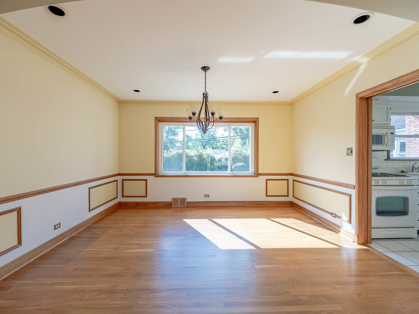 258 W Highland Drive, Chicago Heights, IL 60411