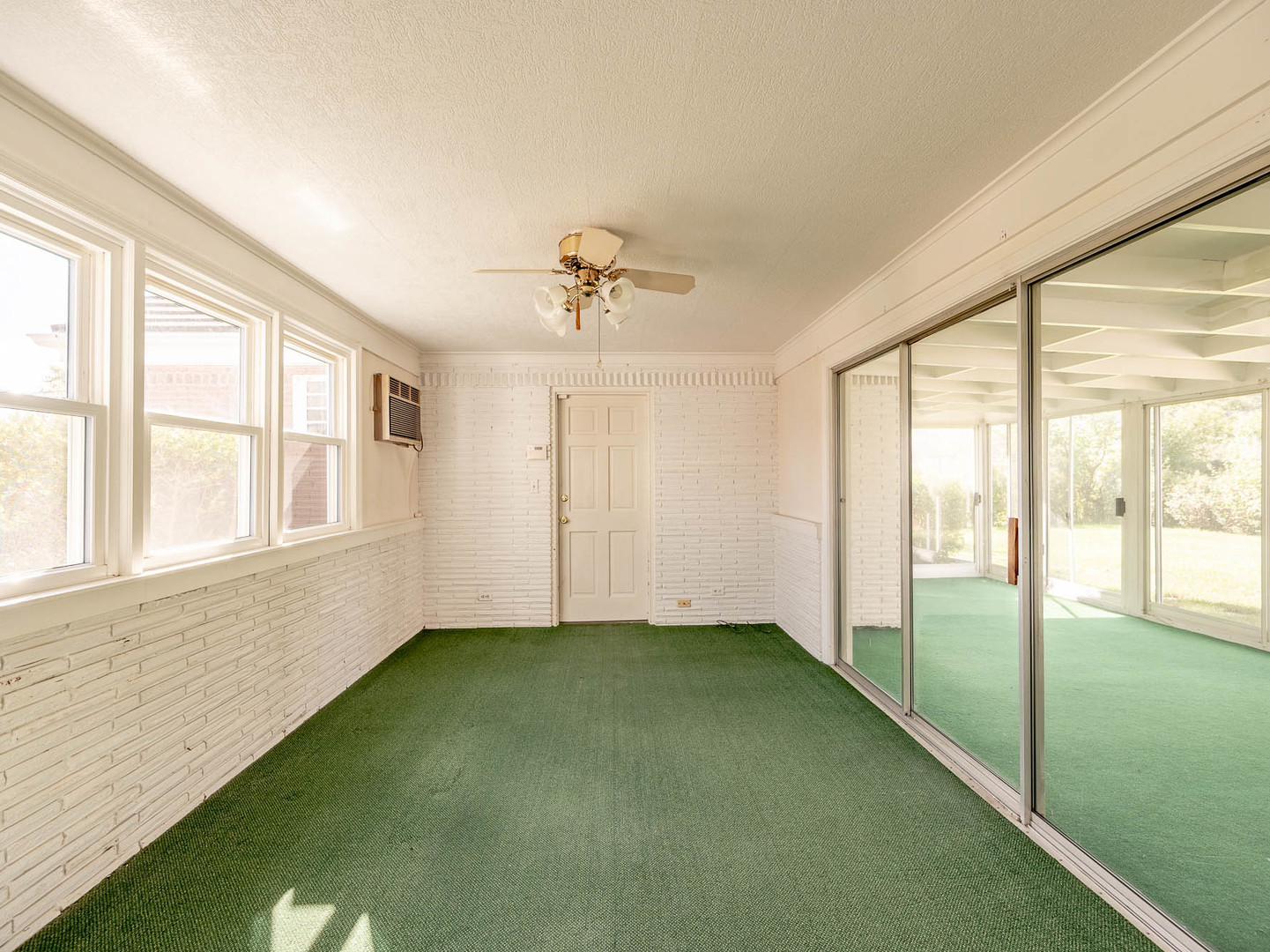 258 W Highland Drive, Chicago Heights, IL 60411