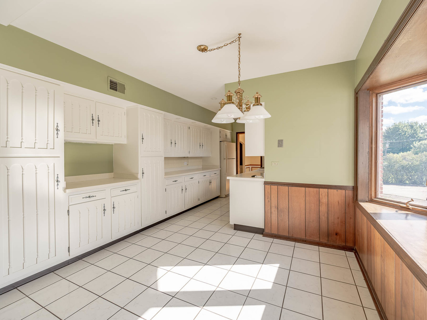 258 W Highland Drive, Chicago Heights, IL 60411