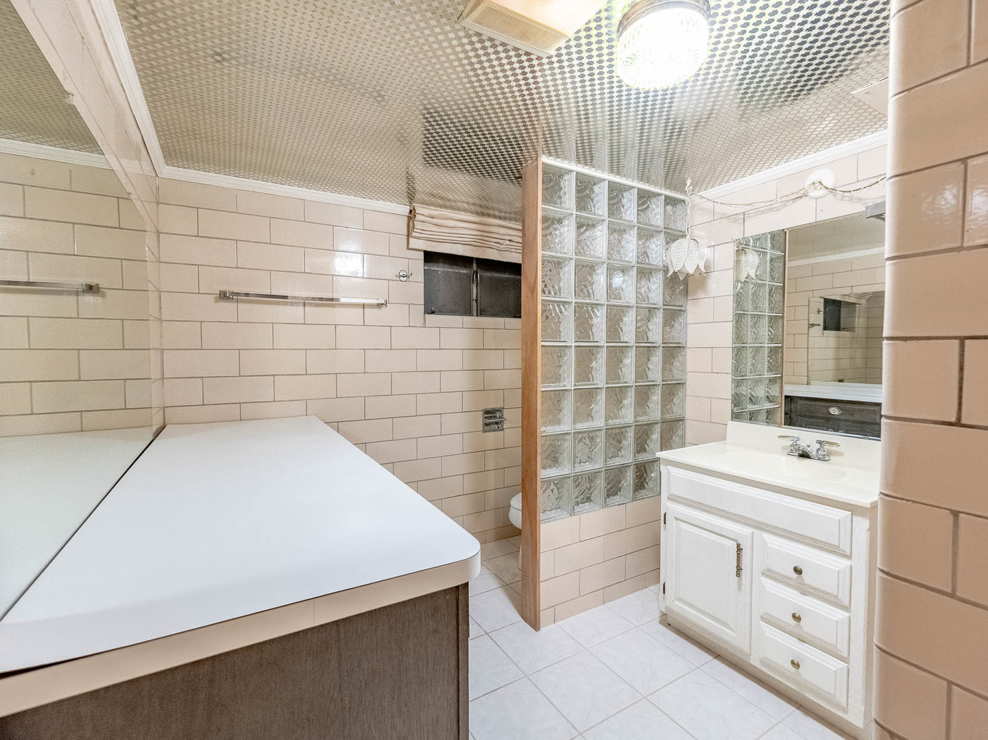 258 W Highland Drive, Chicago Heights, IL 60411