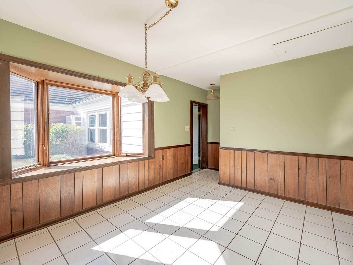 258 W Highland Drive, Chicago Heights, IL 60411