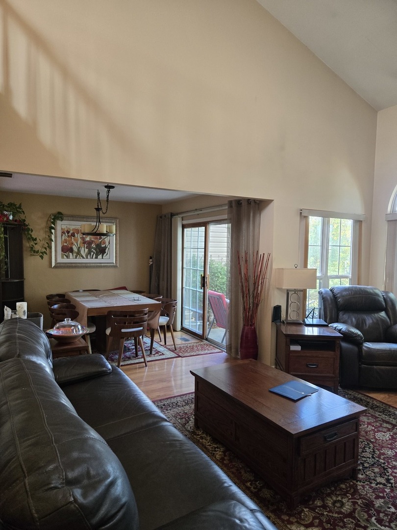 716 Clover Hill Court, Elk Grove Village, IL 60007
