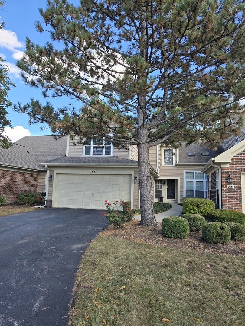 716 Clover Hill Court, Elk Grove Village, IL 60007
