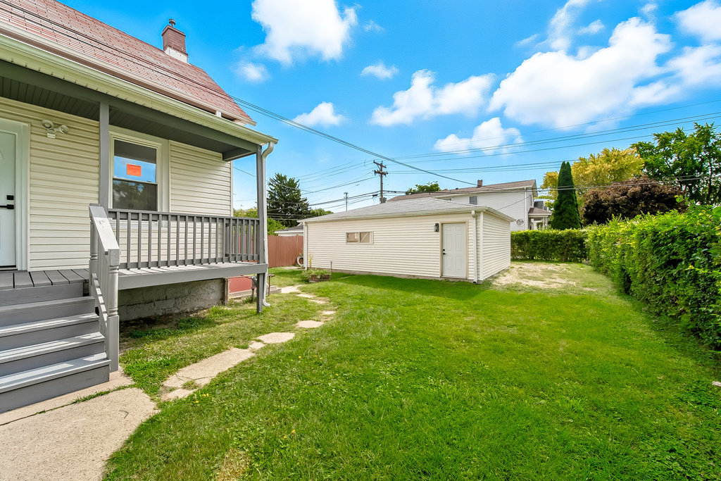 2823 Broadway Street, Blue Island, IL 60406