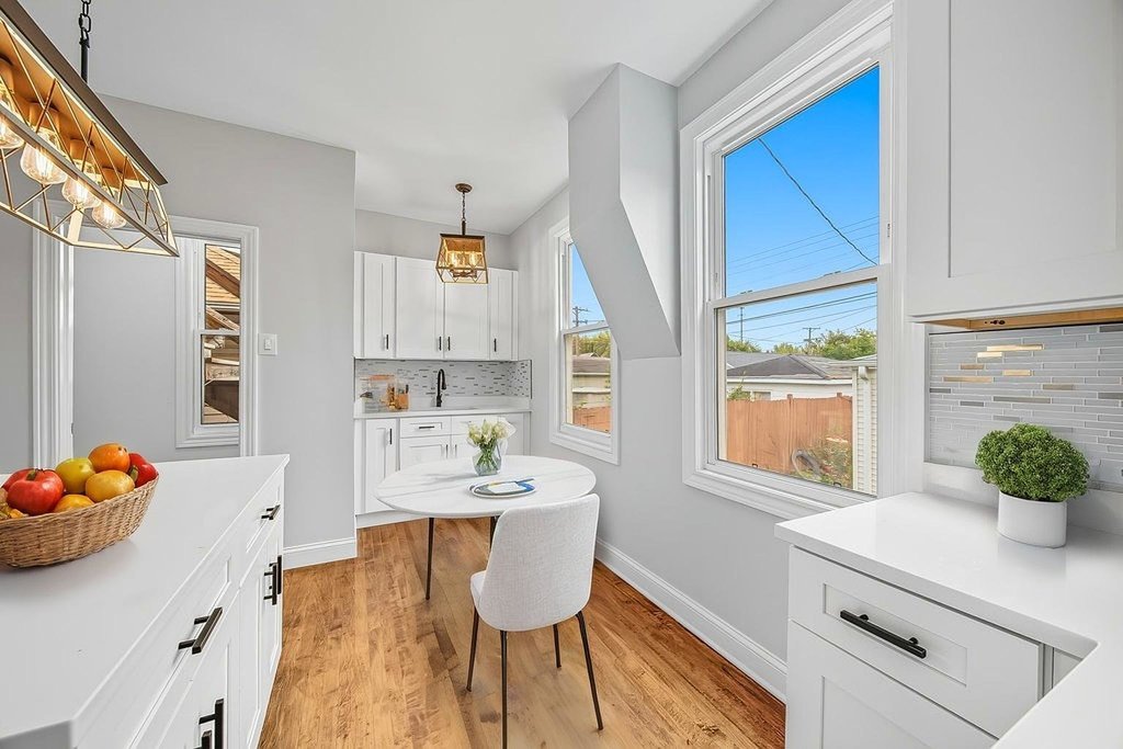 2823 Broadway Street, Blue Island, IL 60406