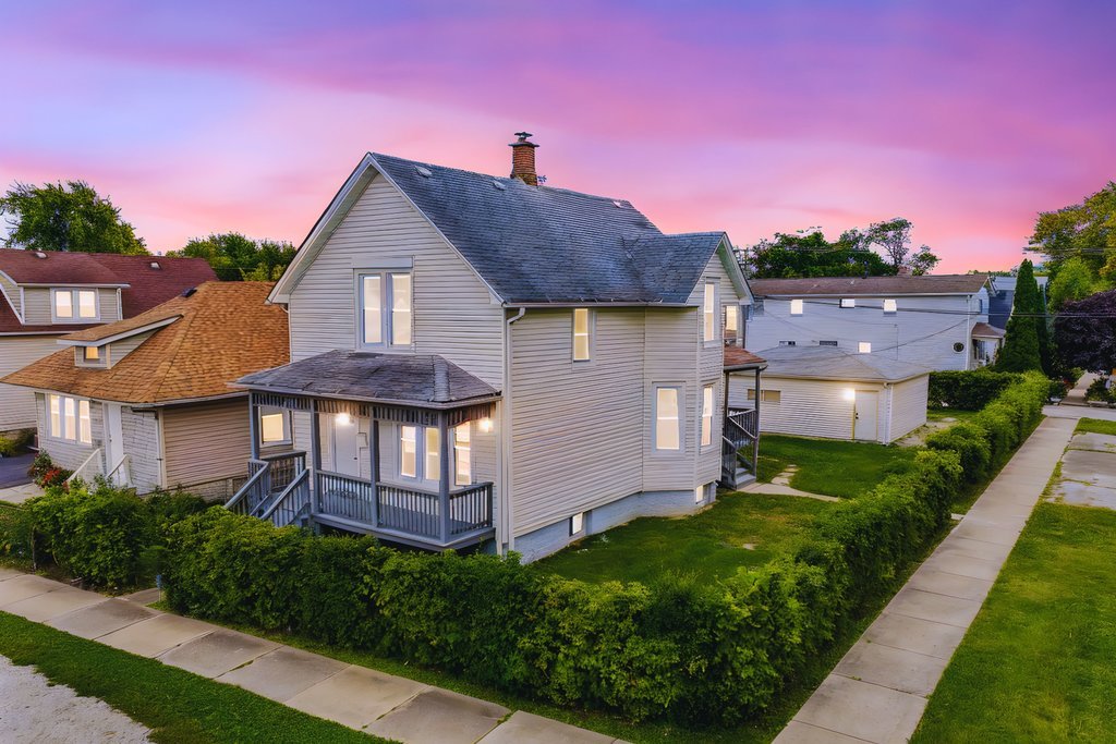 2823 Broadway Street, Blue Island, IL 60406