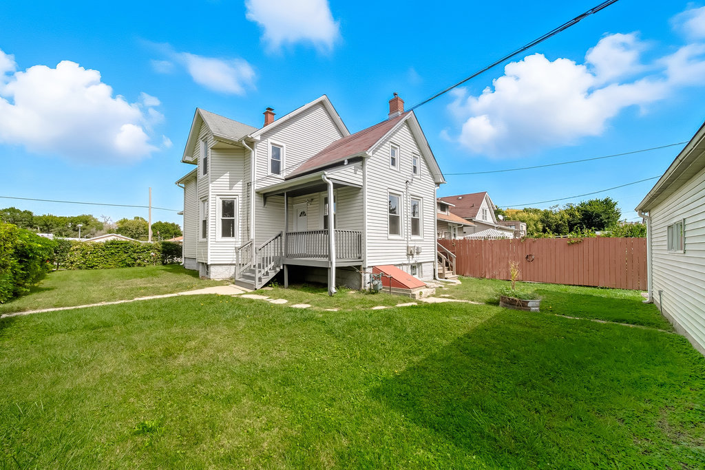 2823 Broadway Street, Blue Island, IL 60406