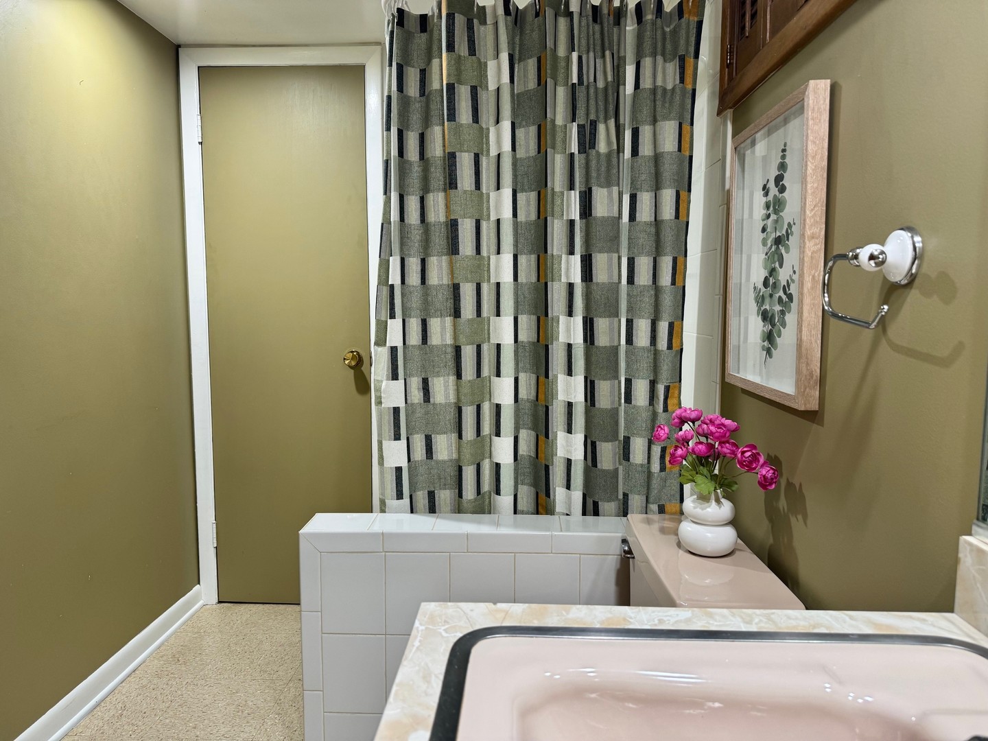 1440 S 4th Avenue, Des Plaines, IL 60018