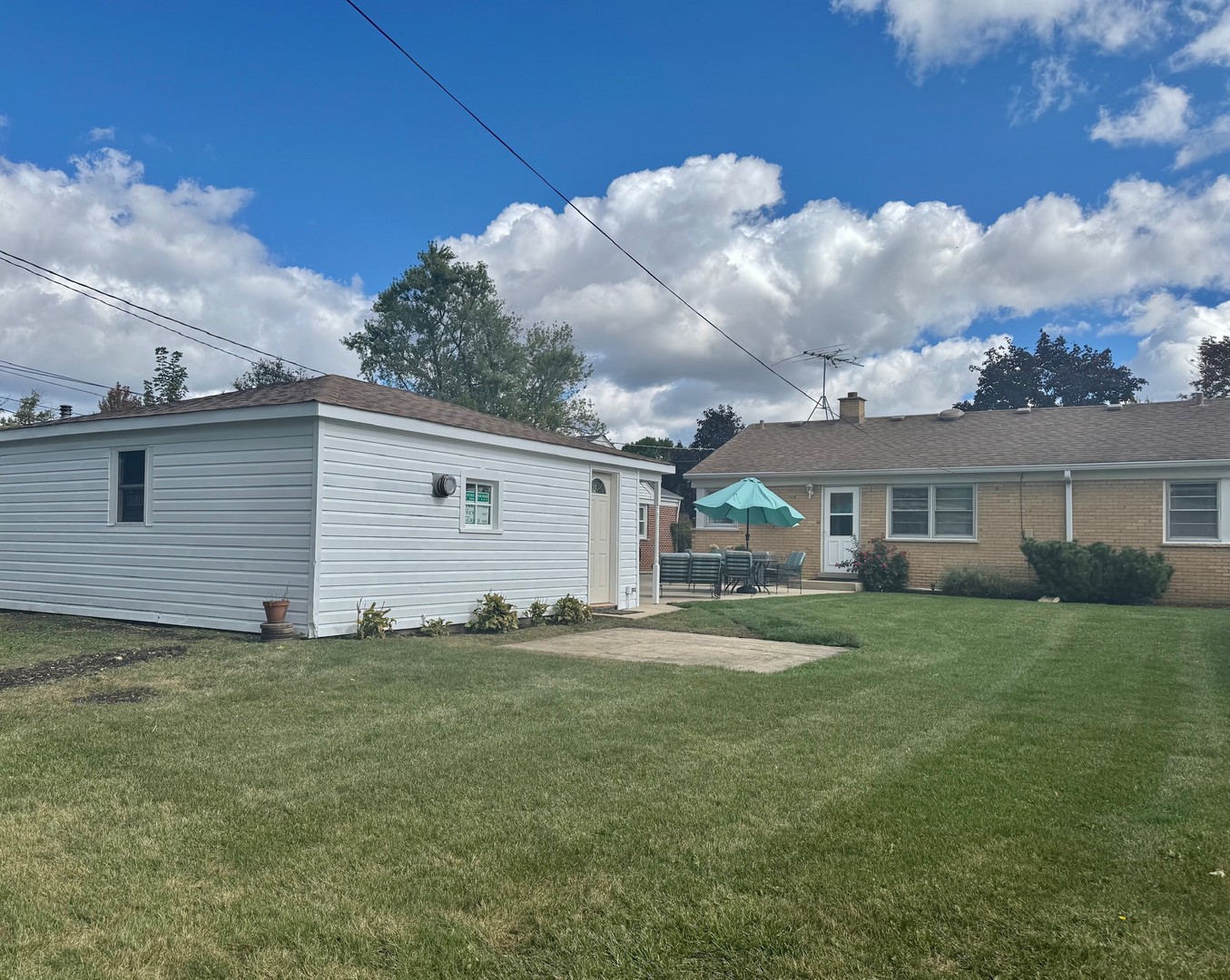 1440 S 4th Avenue, Des Plaines, IL 60018