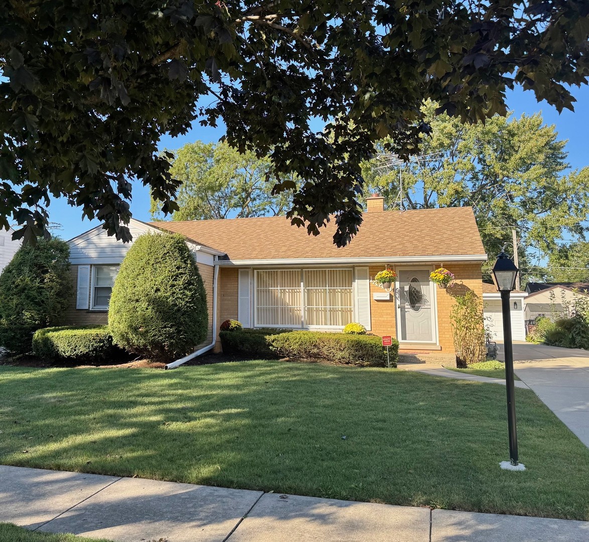 1440 S 4th Avenue, Des Plaines, IL 60018