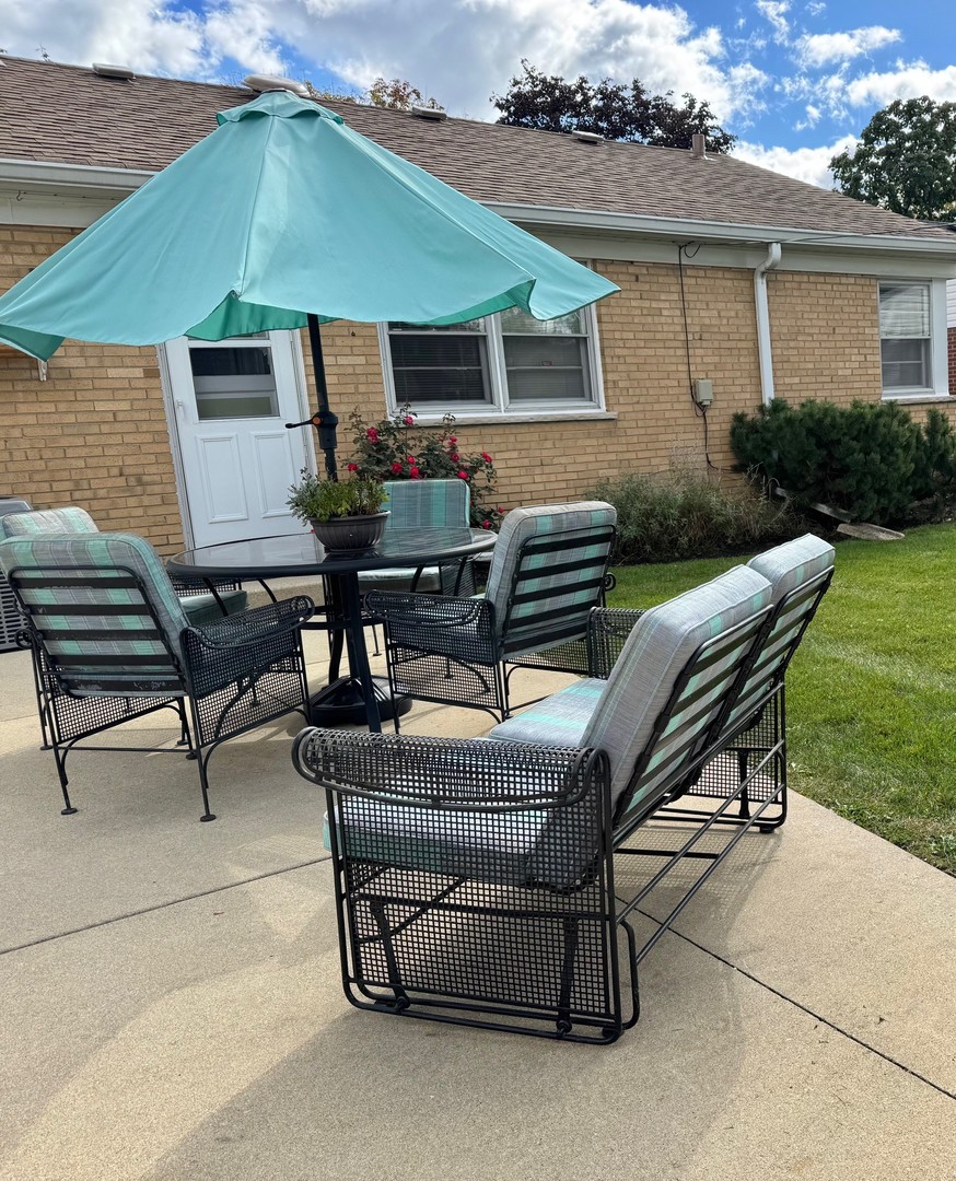 1440 S 4th Avenue, Des Plaines, IL 60018