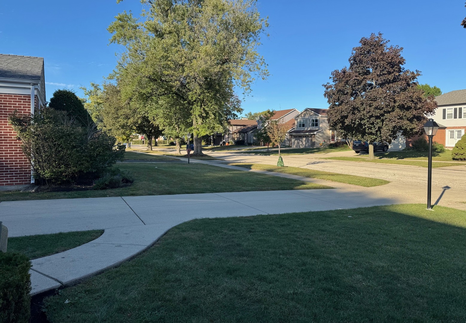 1440 S 4th Avenue, Des Plaines, IL 60018