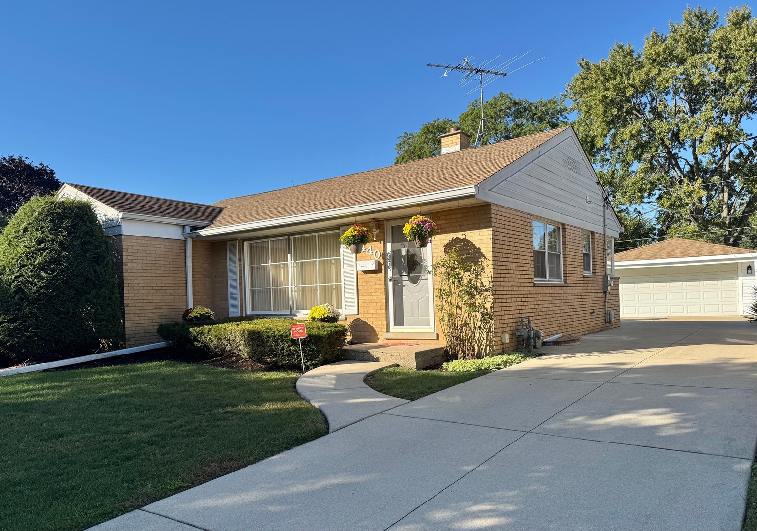 1440 S 4th Avenue, Des Plaines, IL 60018
