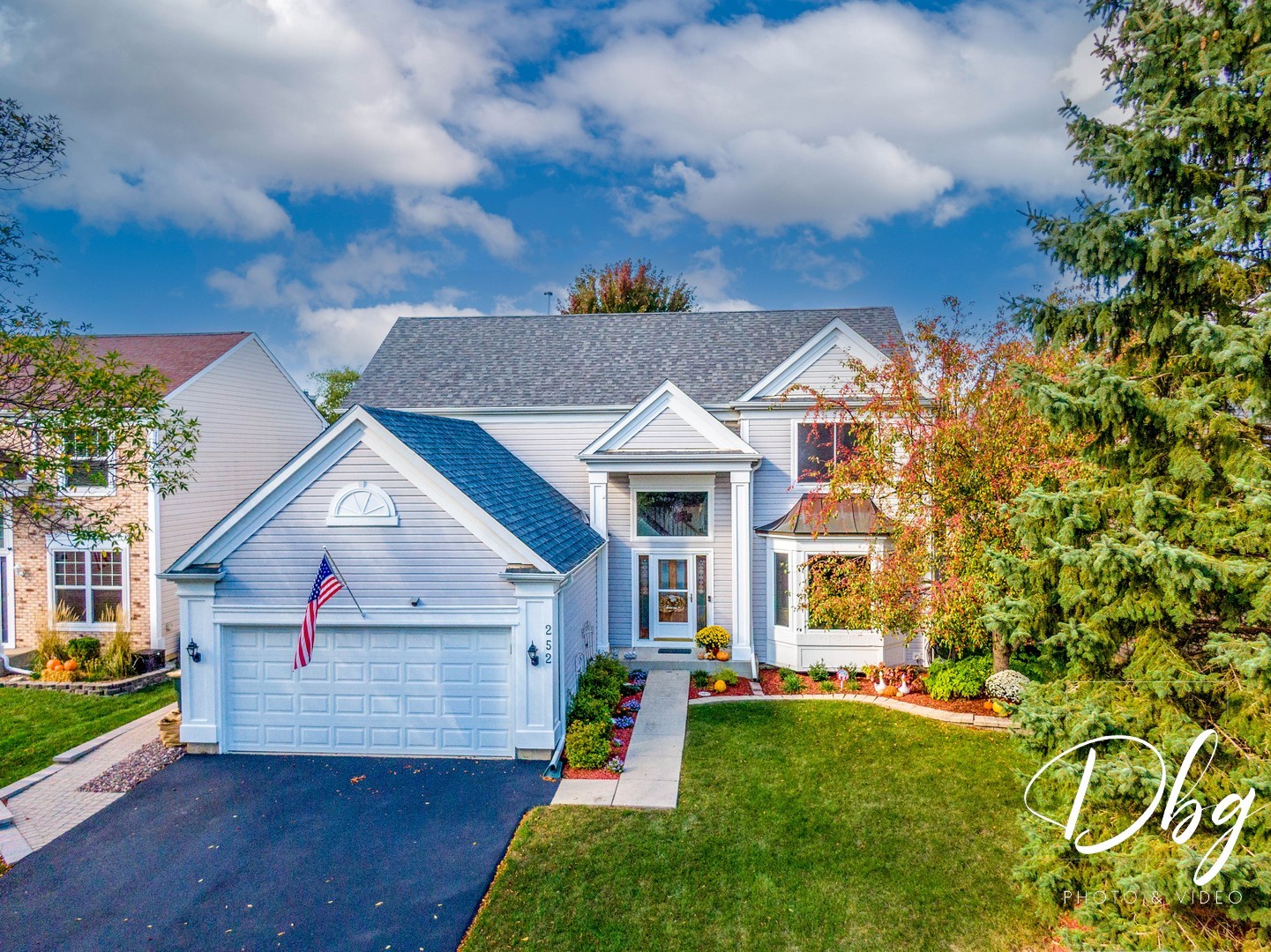 252 Carters Grove Court, Grayslake, IL 60030