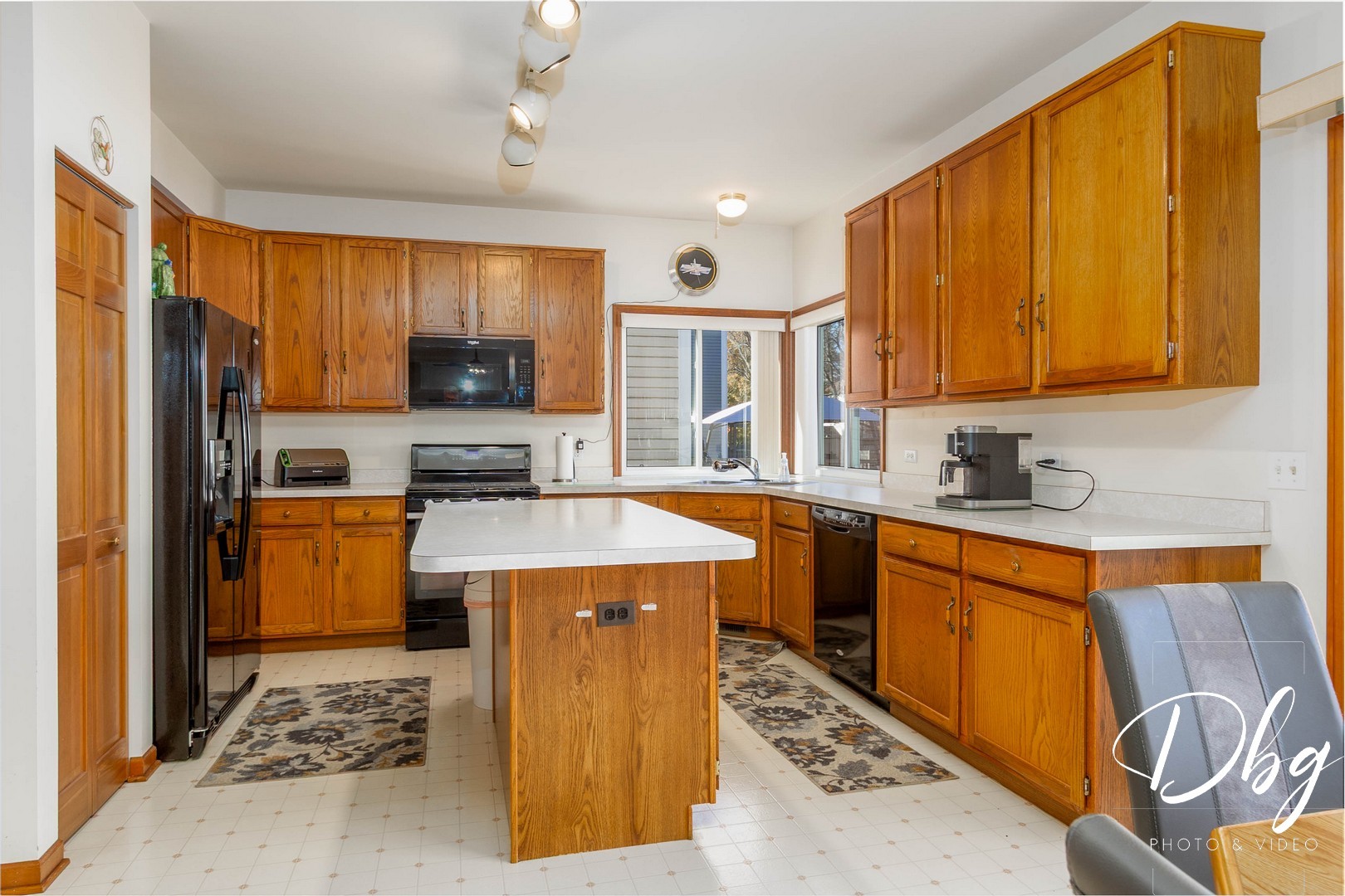 252 Carters Grove Court, Grayslake, IL 60030