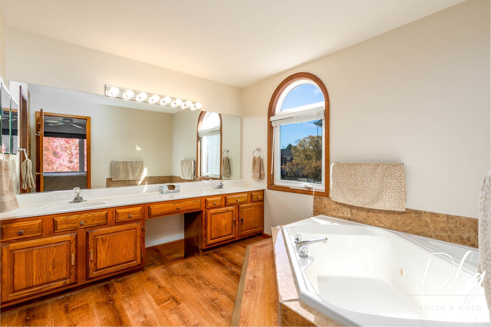 252 Carters Grove Court, Grayslake, IL 60030