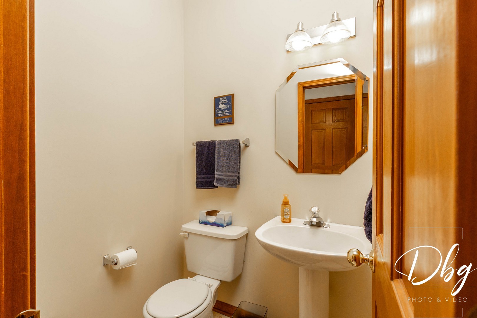 252 Carters Grove Court, Grayslake, IL 60030