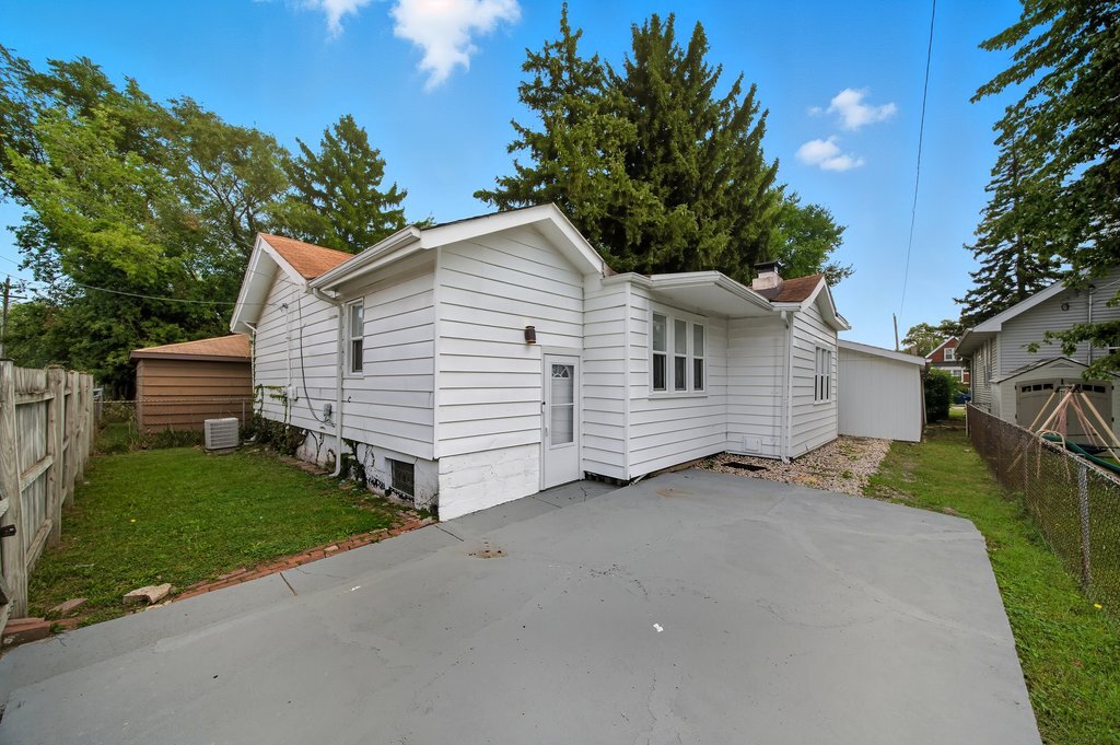2330 121st Street, Blue Island, IL 60406