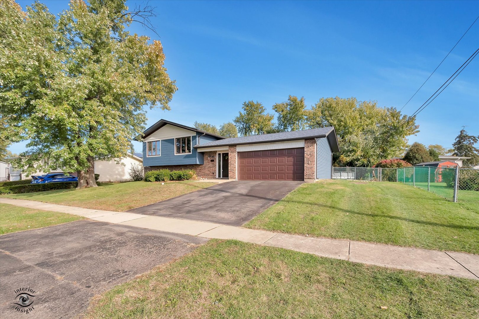 7829 Valley View Lane, Woodridge, IL 60517