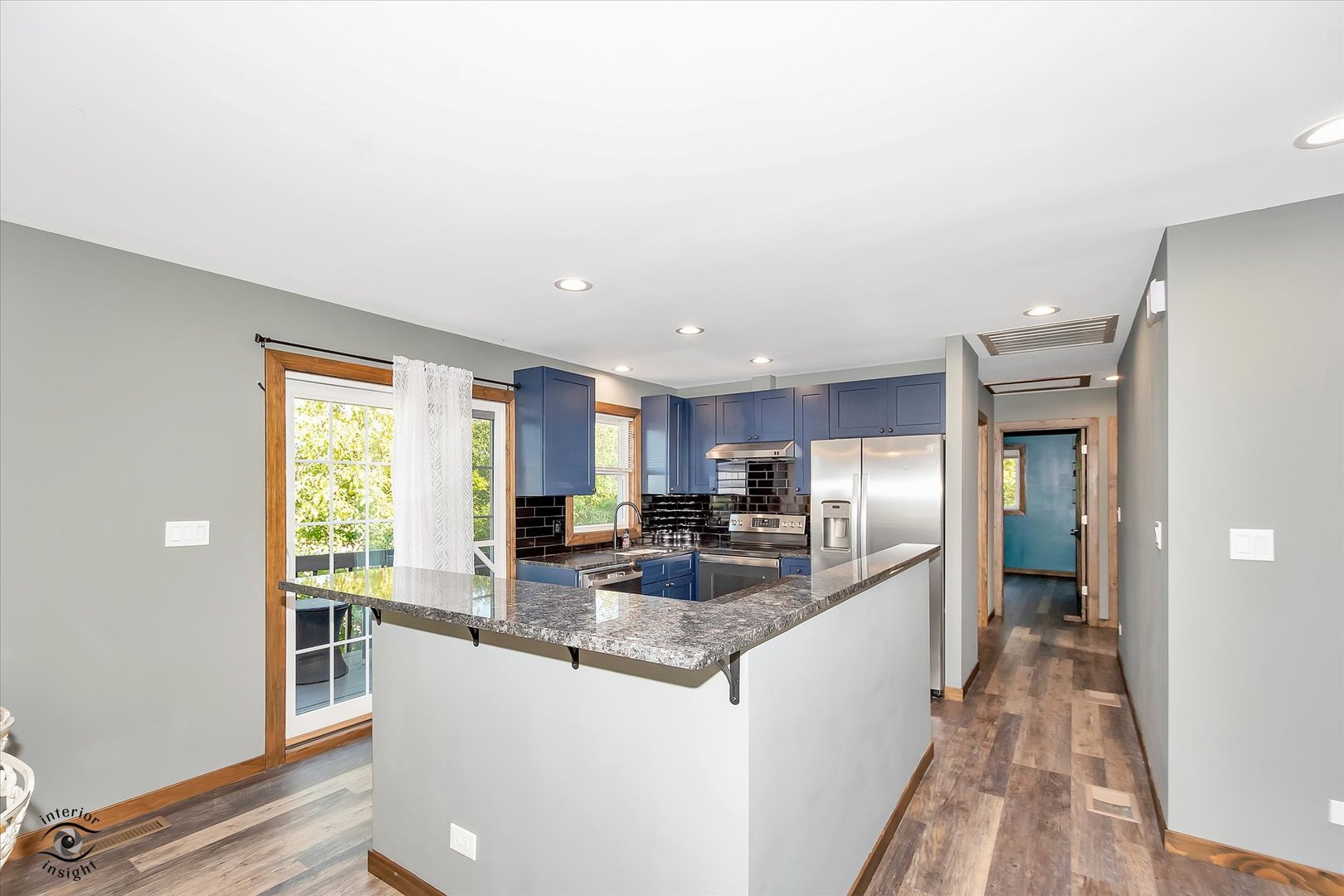 7829 Valley View Lane, Woodridge, IL 60517