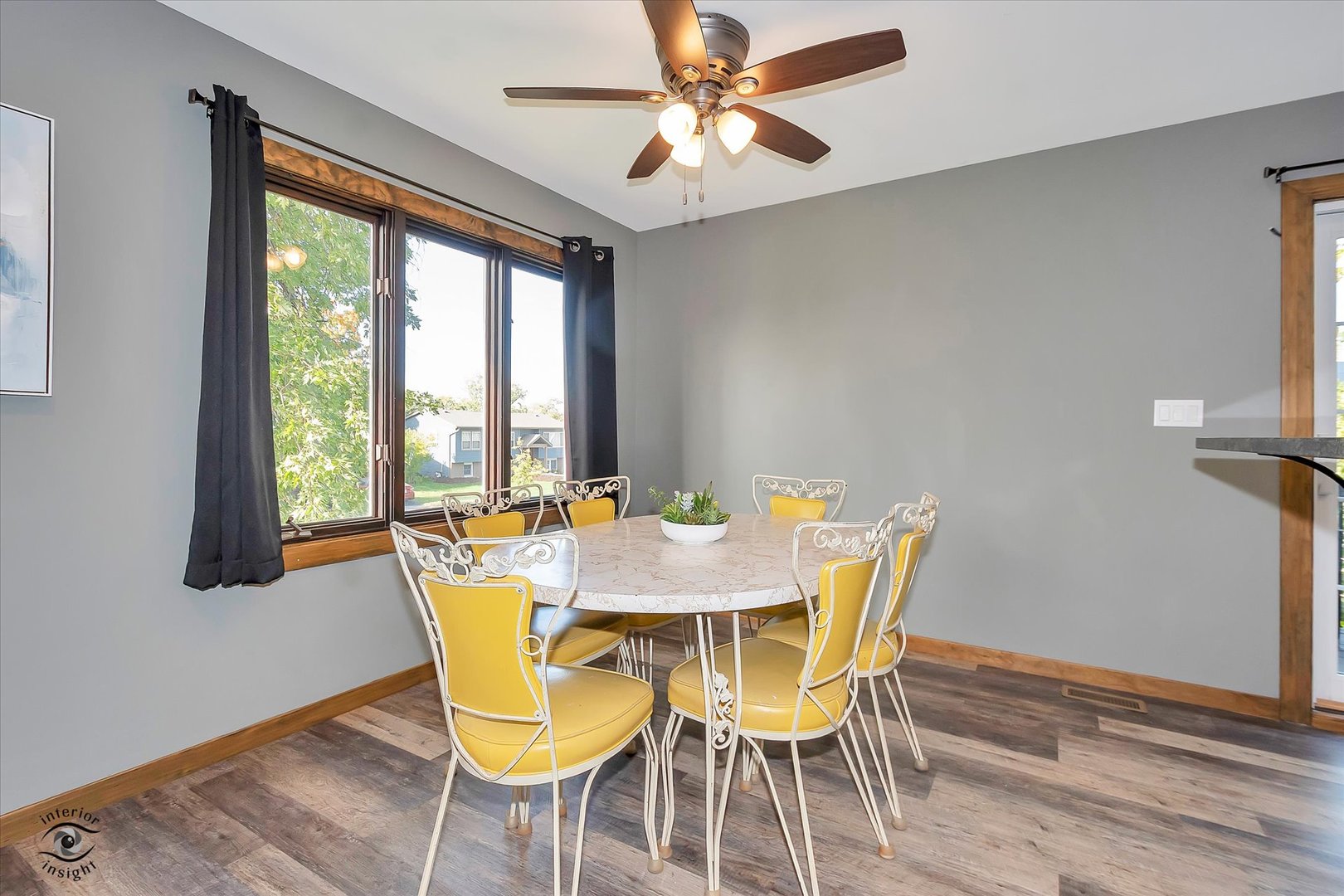 7829 Valley View Lane, Woodridge, IL 60517