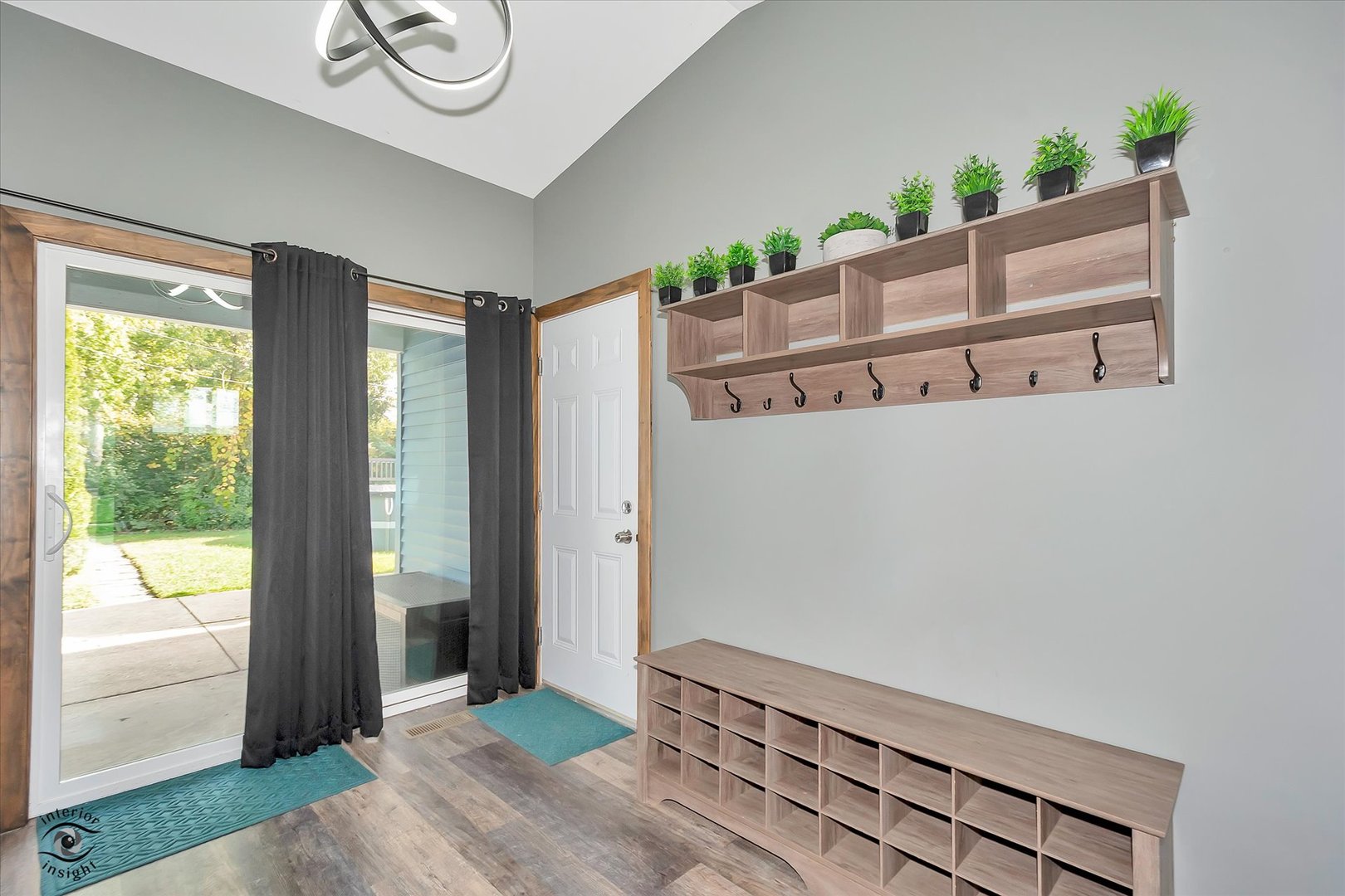 7829 Valley View Lane, Woodridge, IL 60517