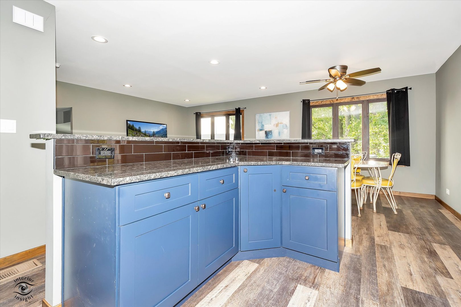 7829 Valley View Lane, Woodridge, IL 60517