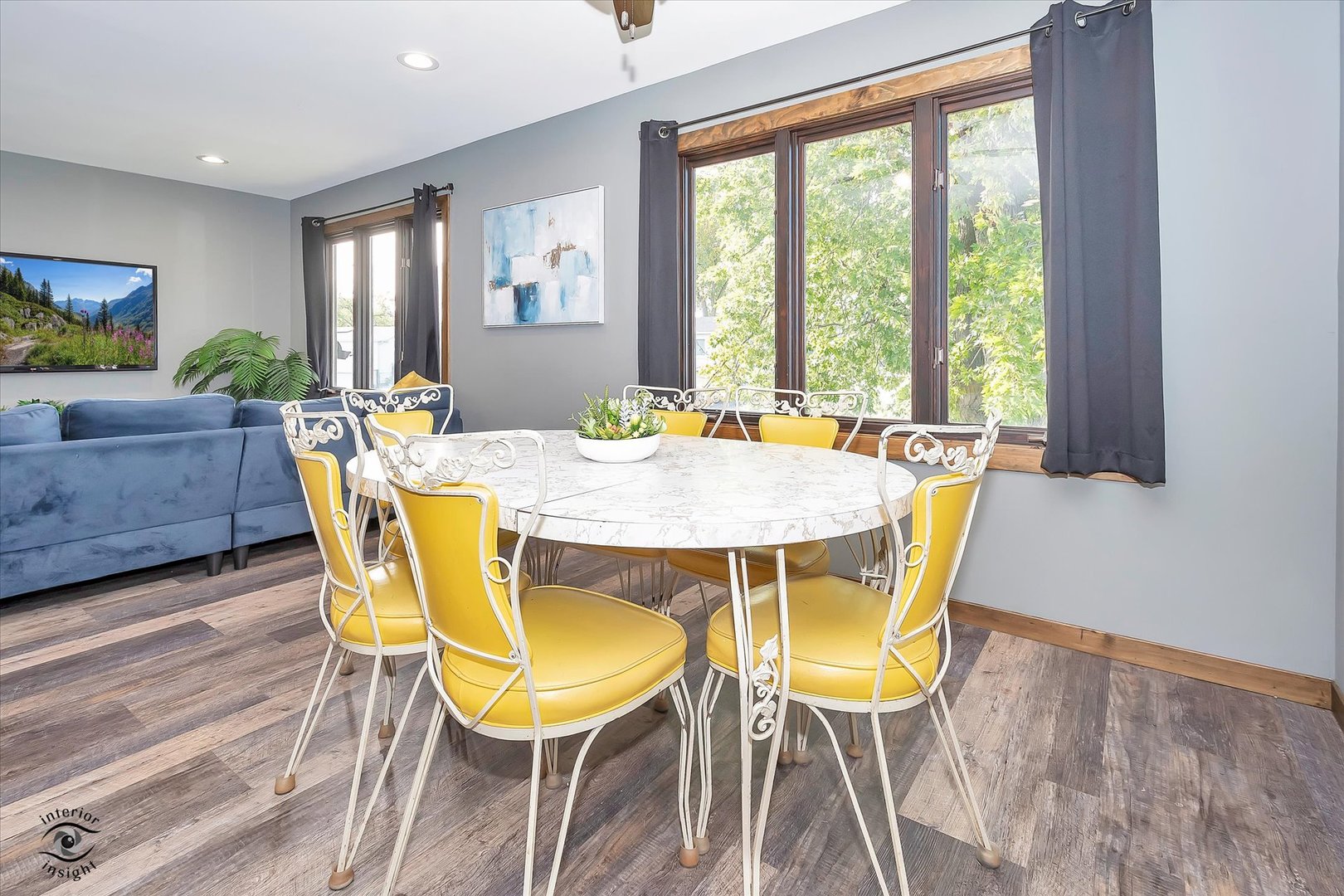 7829 Valley View Lane, Woodridge, IL 60517