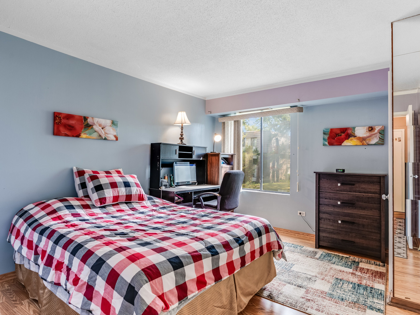 907 S Williams Street #212, Westmont, IL 60559