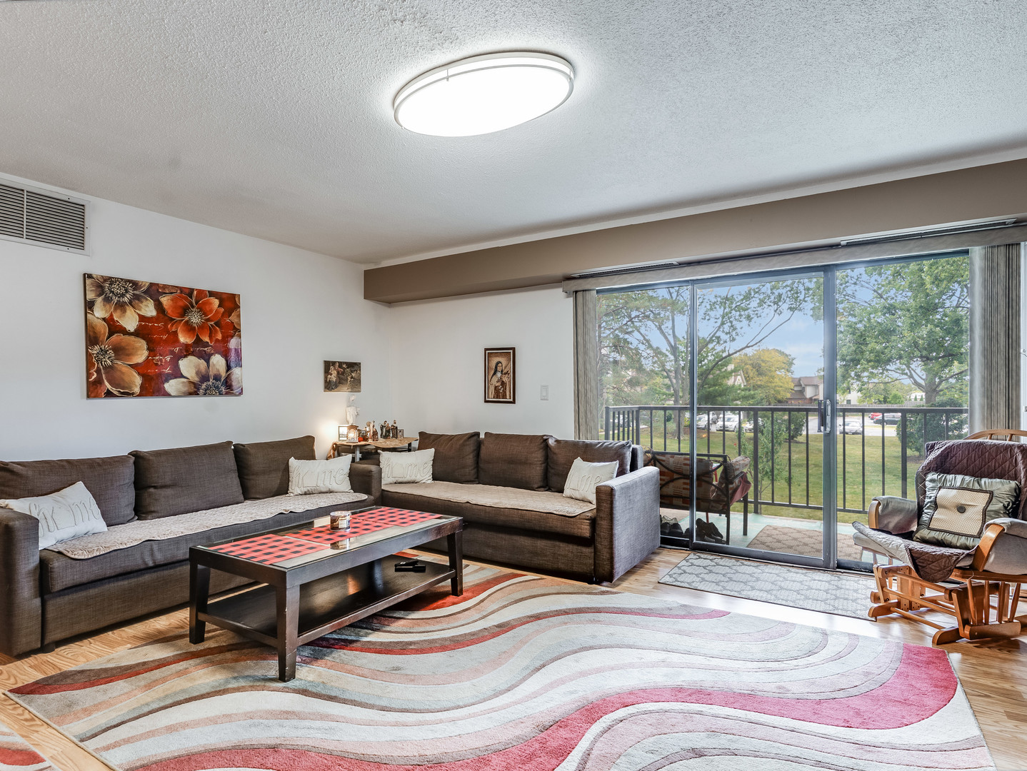907 S Williams Street #212, Westmont, IL 60559