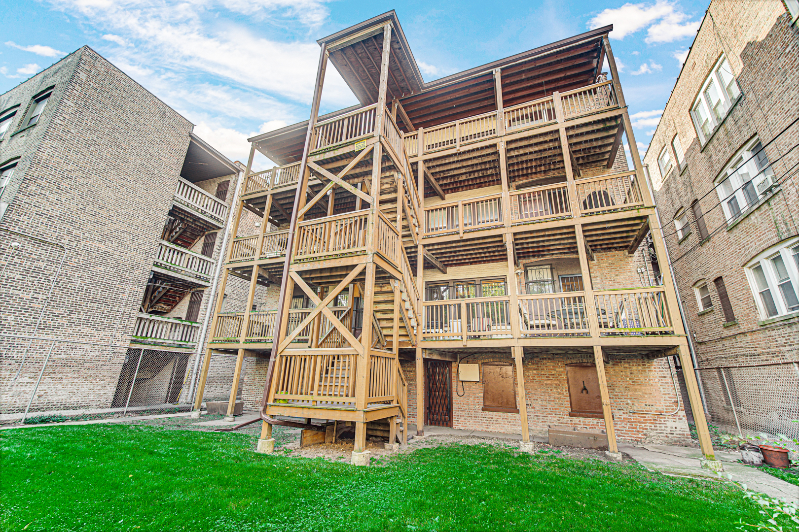 1758 E 72nd Street, Chicago, IL 60649