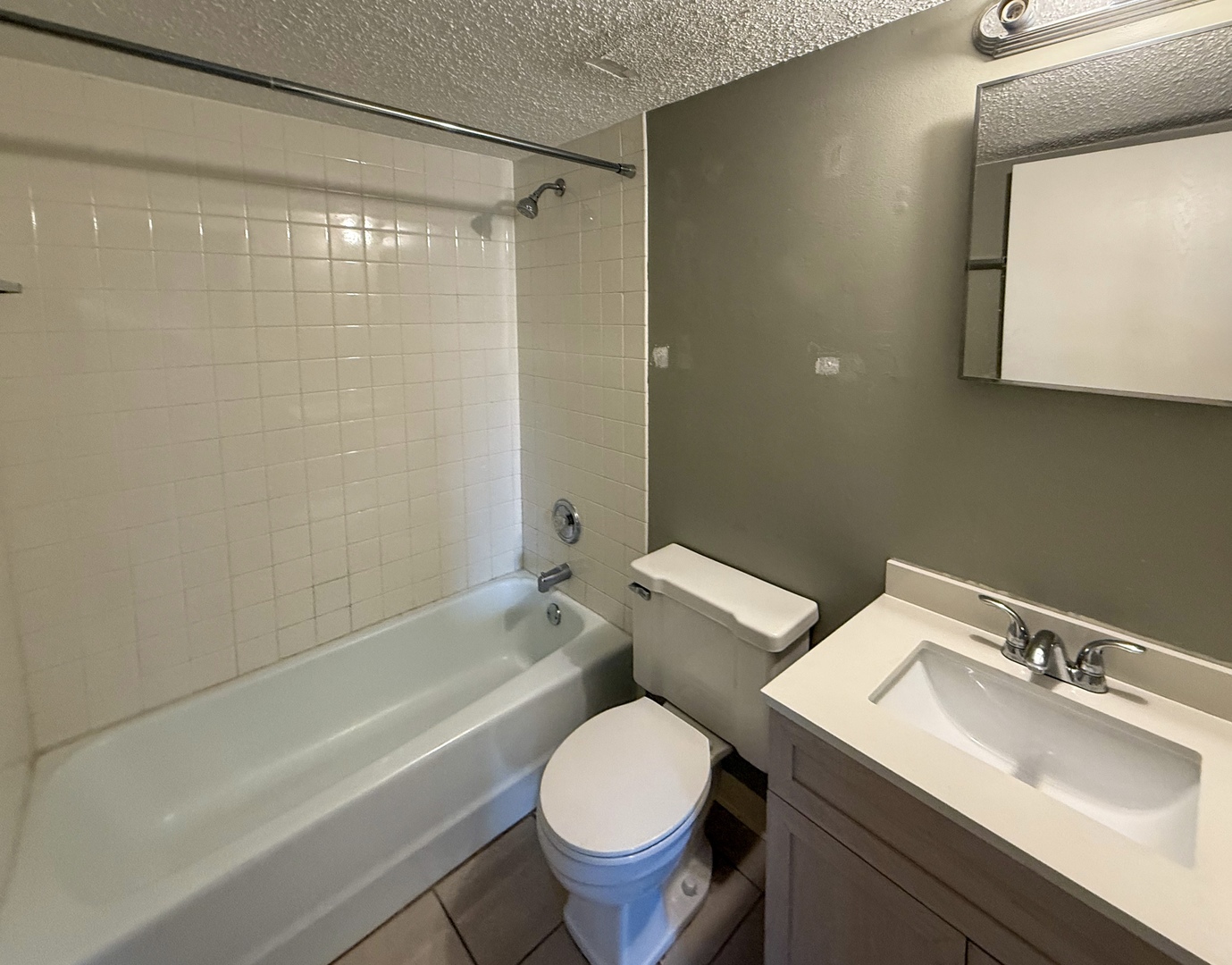 6305 Joliet Road #11, Countryside, IL 60525