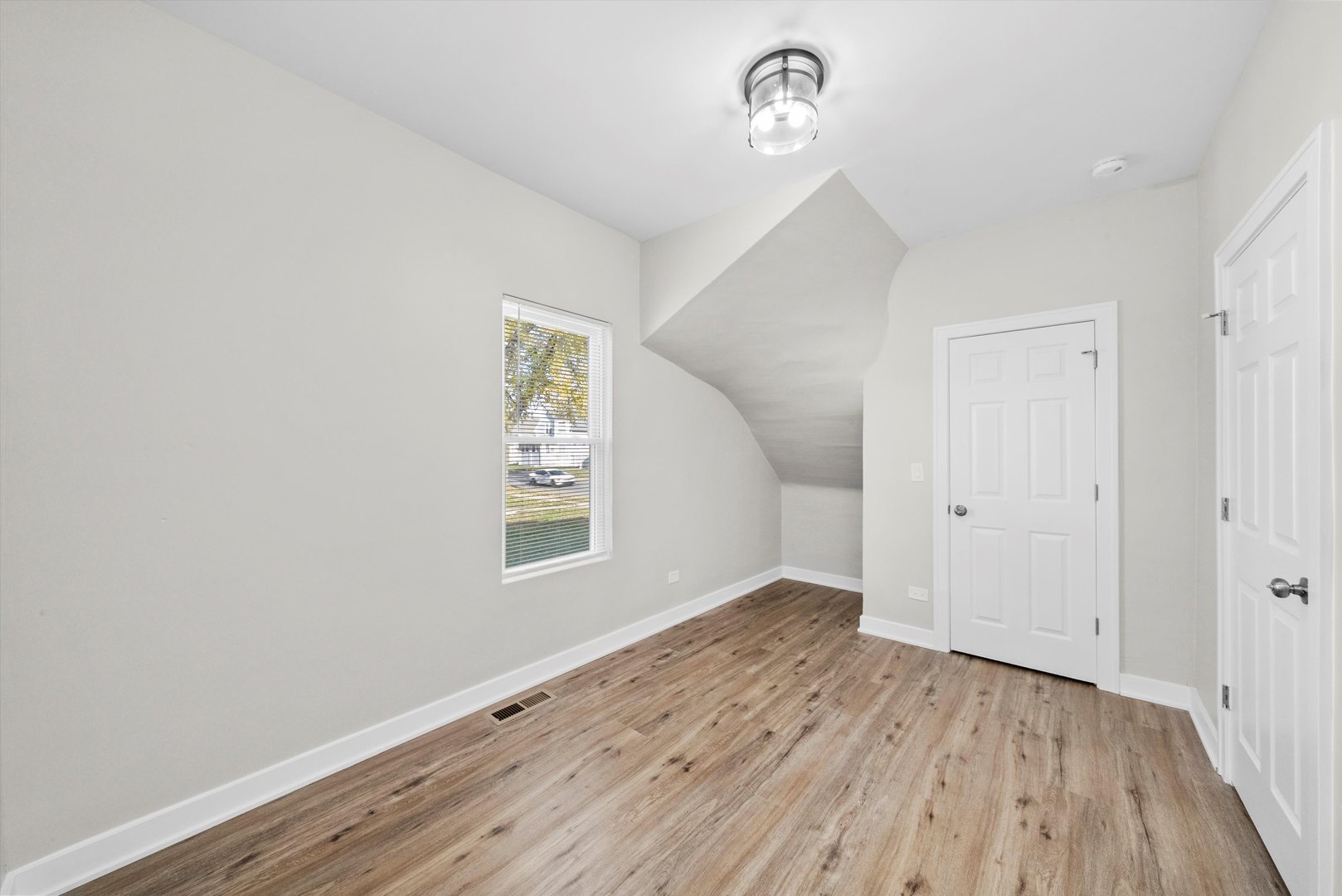 146 S 9th Avenue, Maywood, IL 60153