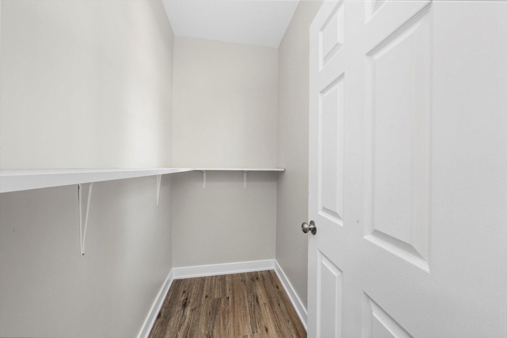 146 S 9th Avenue, Maywood, IL 60153