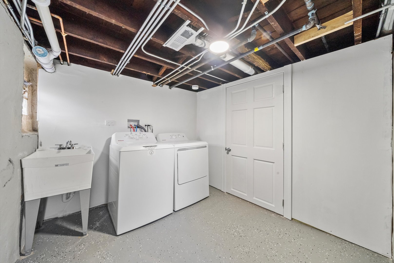 146 S 9th Avenue, Maywood, IL 60153