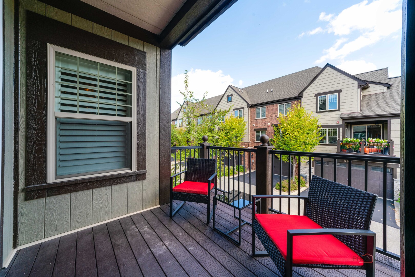 654 Parkside Court, Libertyville, IL 60048