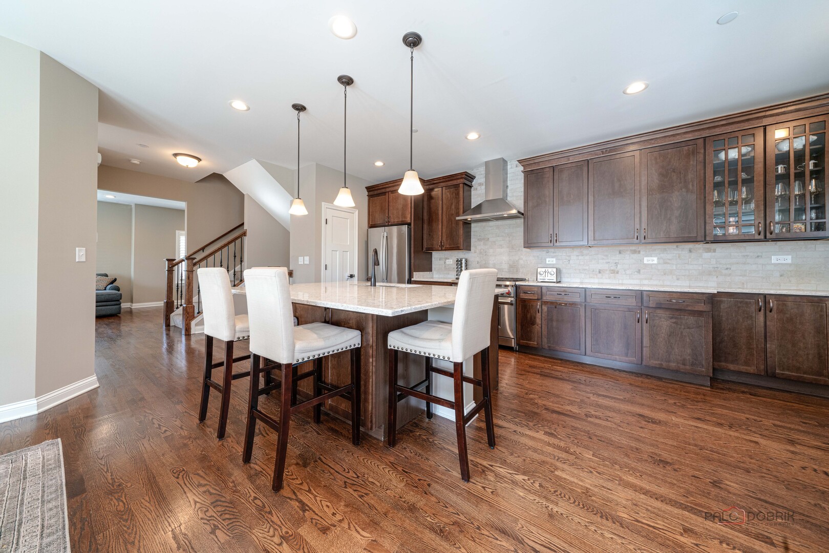 654 Parkside Court, Libertyville, IL 60048