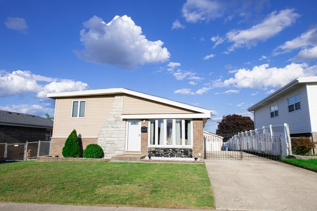 12507 S Tripp Avenue, Alsip, IL 60803