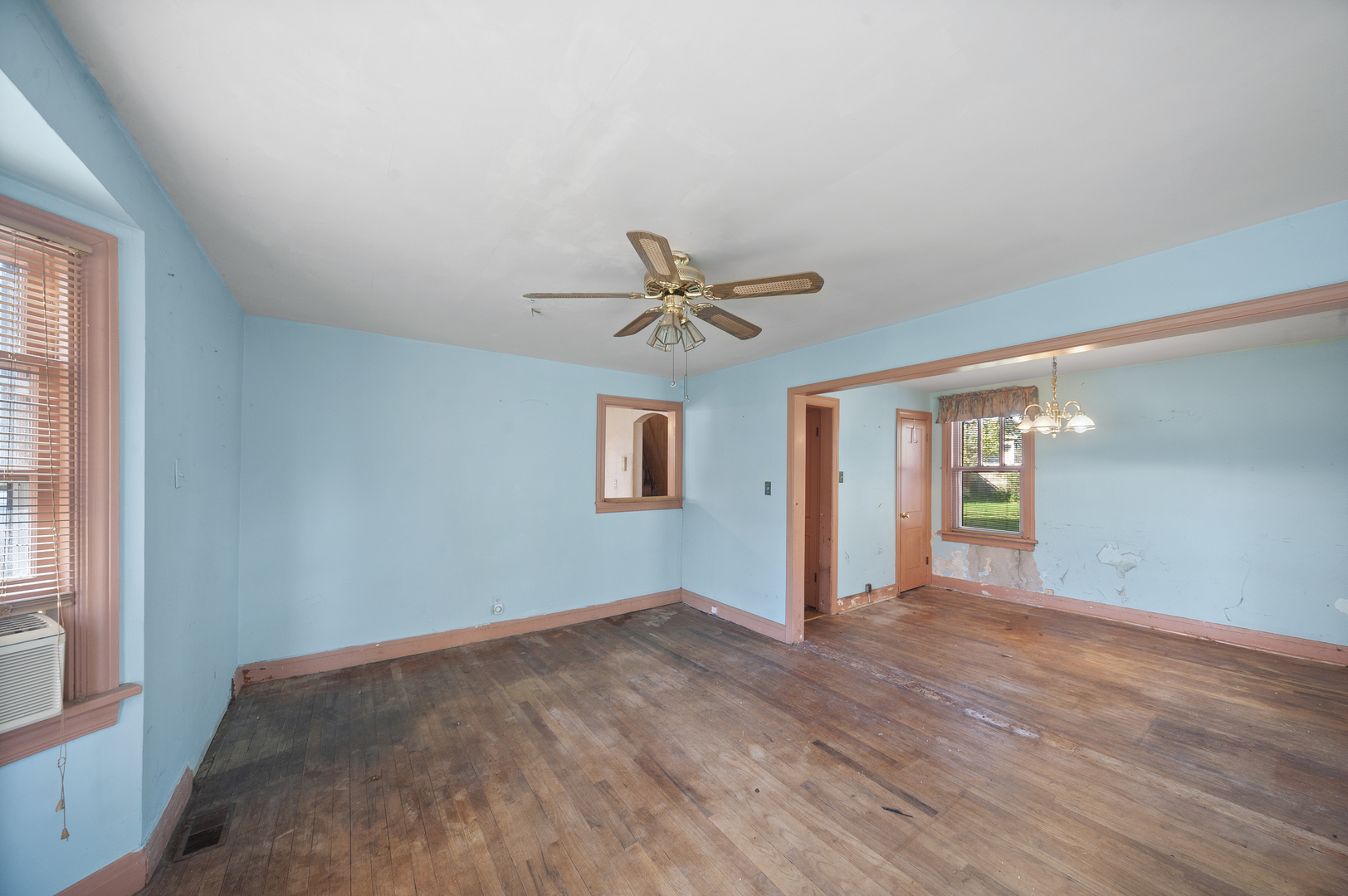 139 E Anita Avenue, Mount Prospect, IL 60056