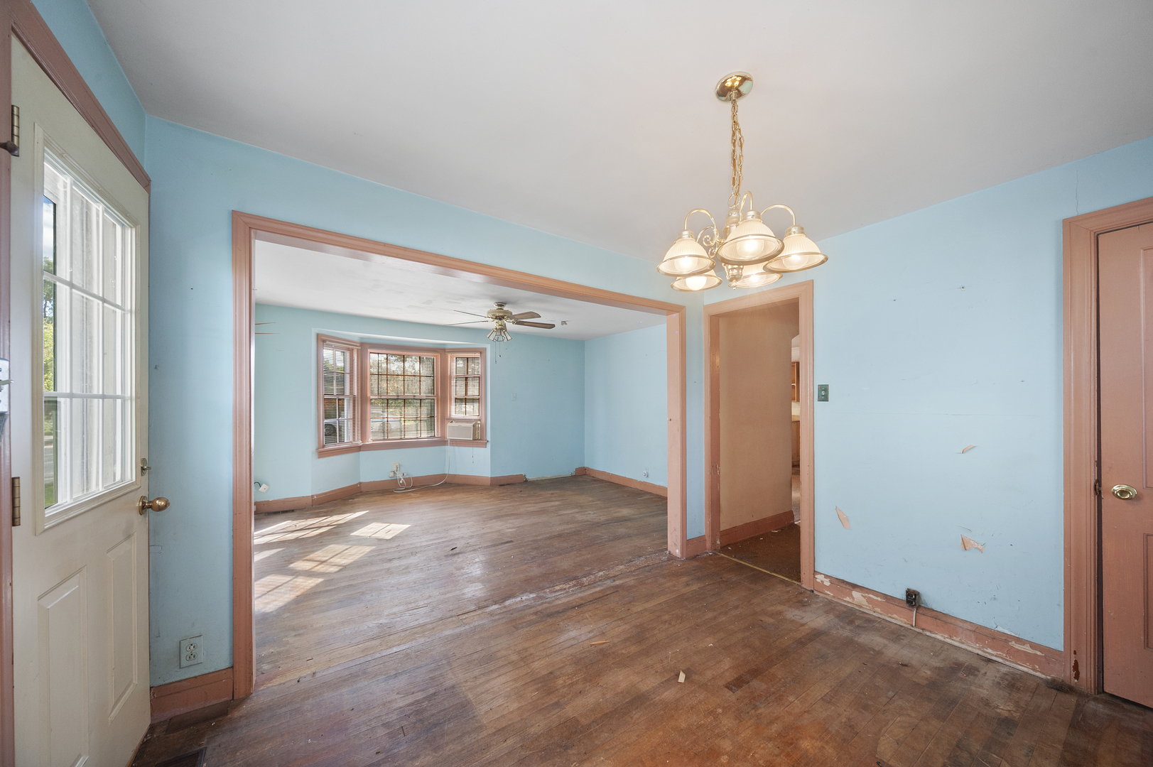 139 E Anita Avenue, Mount Prospect, IL 60056