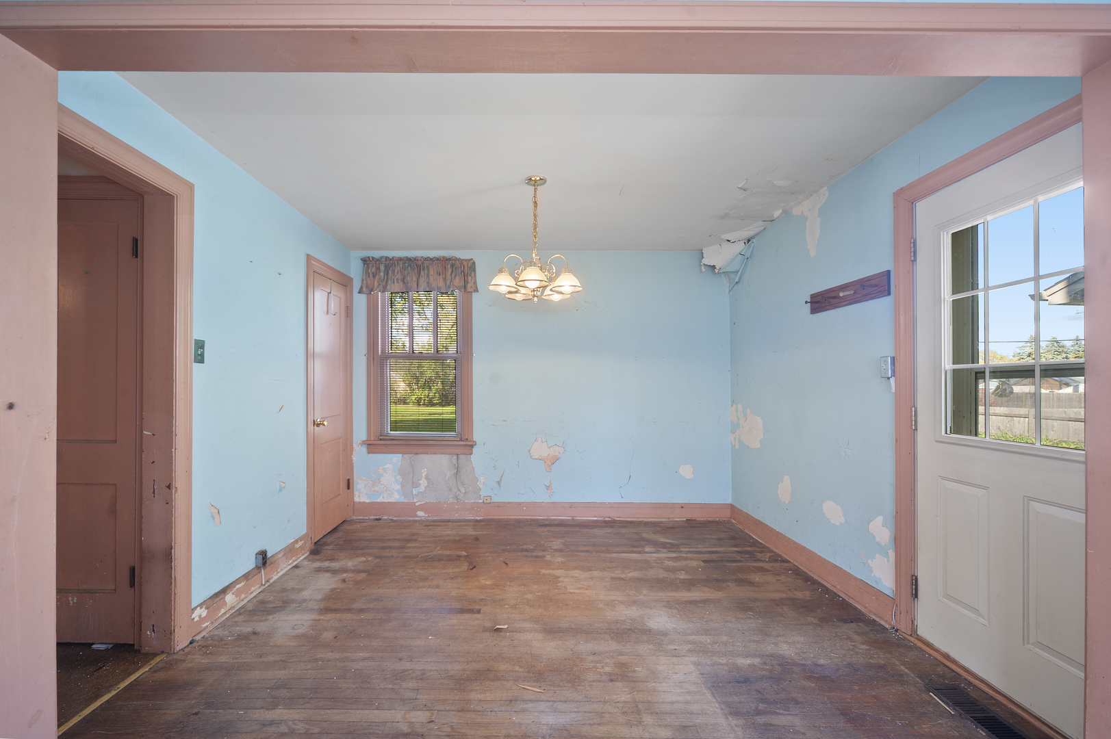 139 E Anita Avenue, Mount Prospect, IL 60056