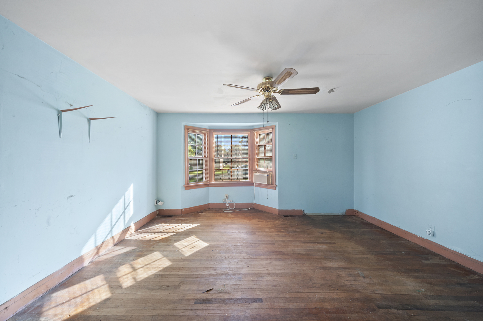 139 E Anita Avenue, Mount Prospect, IL 60056