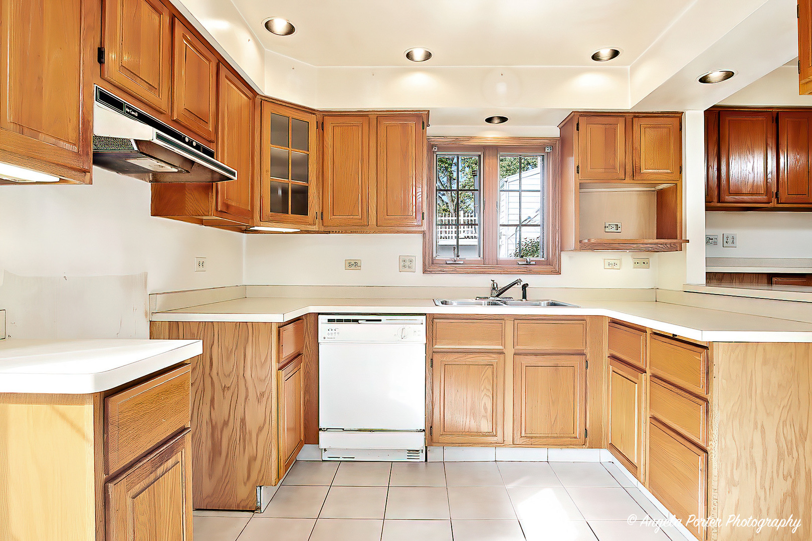 3709 Grand Avenue, McHenry, IL 60050