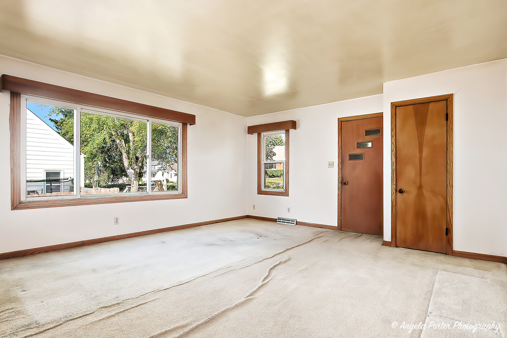 3709 Grand Avenue, McHenry, IL 60050