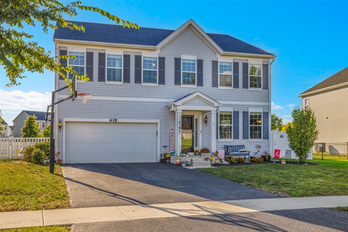 435 Fawn Drive, Oswego, IL 60543