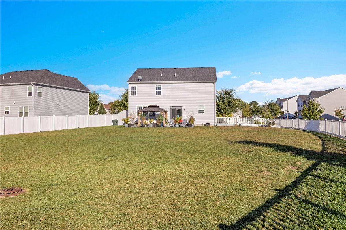 435 Fawn Drive, Oswego, IL 60543