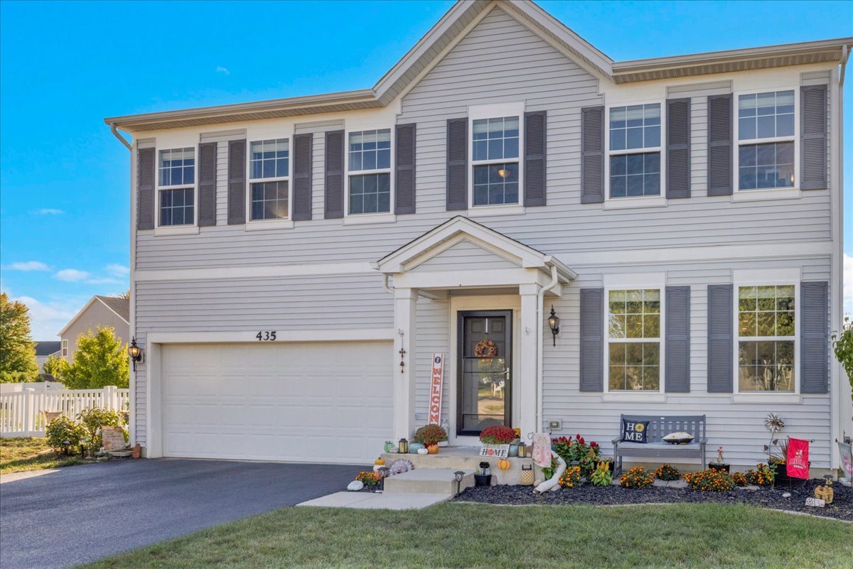 435 Fawn Drive, Oswego, IL 60543