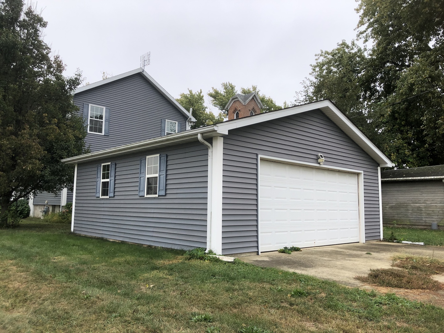 321 N Quincy Street, Clinton, IL 61727