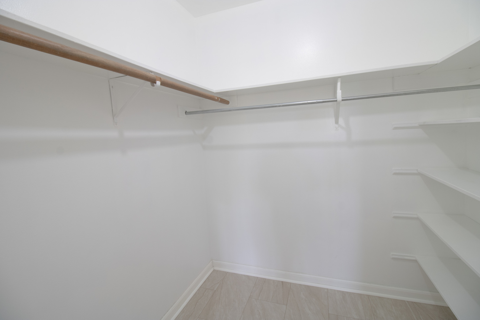 650 Murray Lane #314, Des Plaines, IL 60016